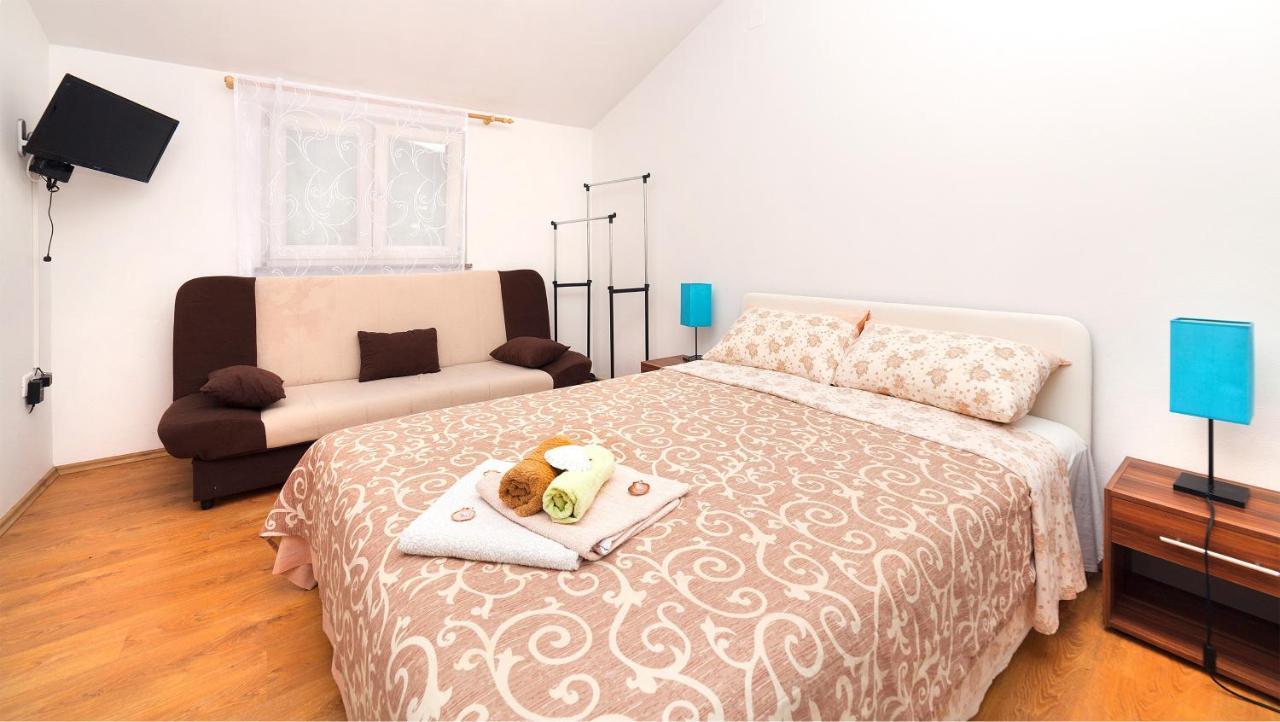 Apartments Barbara Brseč Zewnętrze zdjęcie
