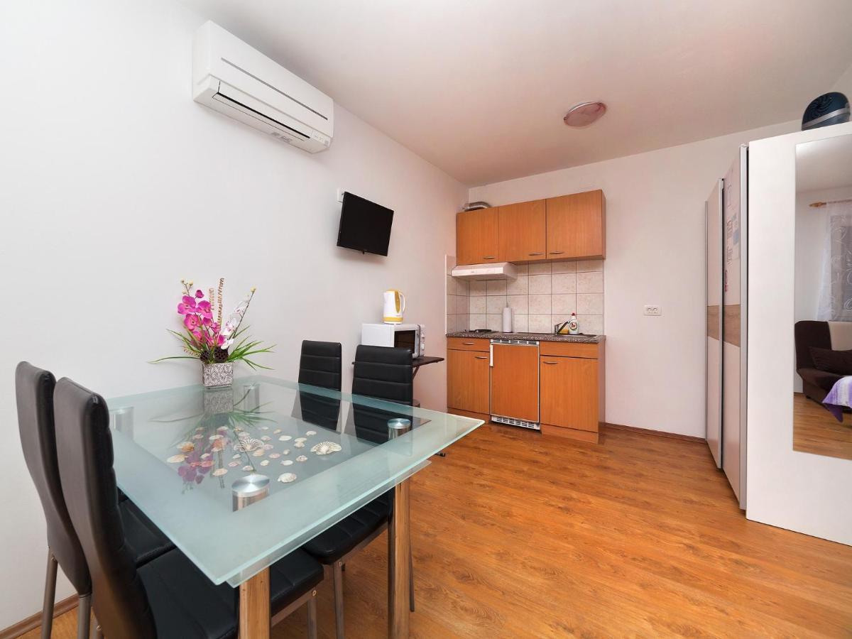 Apartments Barbara Brseč Zewnętrze zdjęcie
