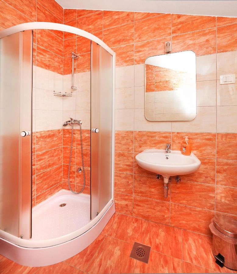 Apartments Barbara Brseč Zewnętrze zdjęcie